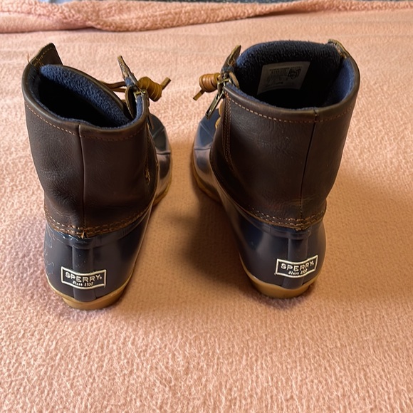 Sperry duck boots. Size 8 - Picture 3 of 9